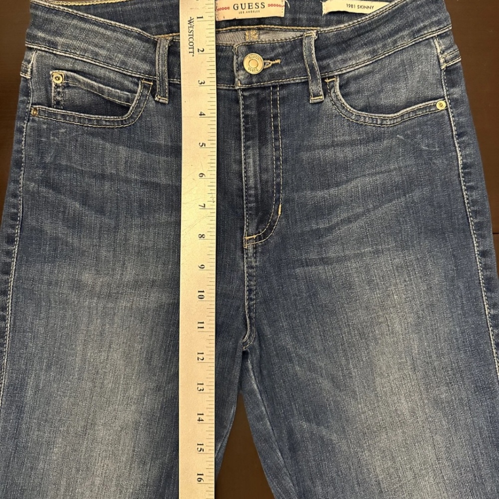 Guess Jeans - Picture 5 of 12
